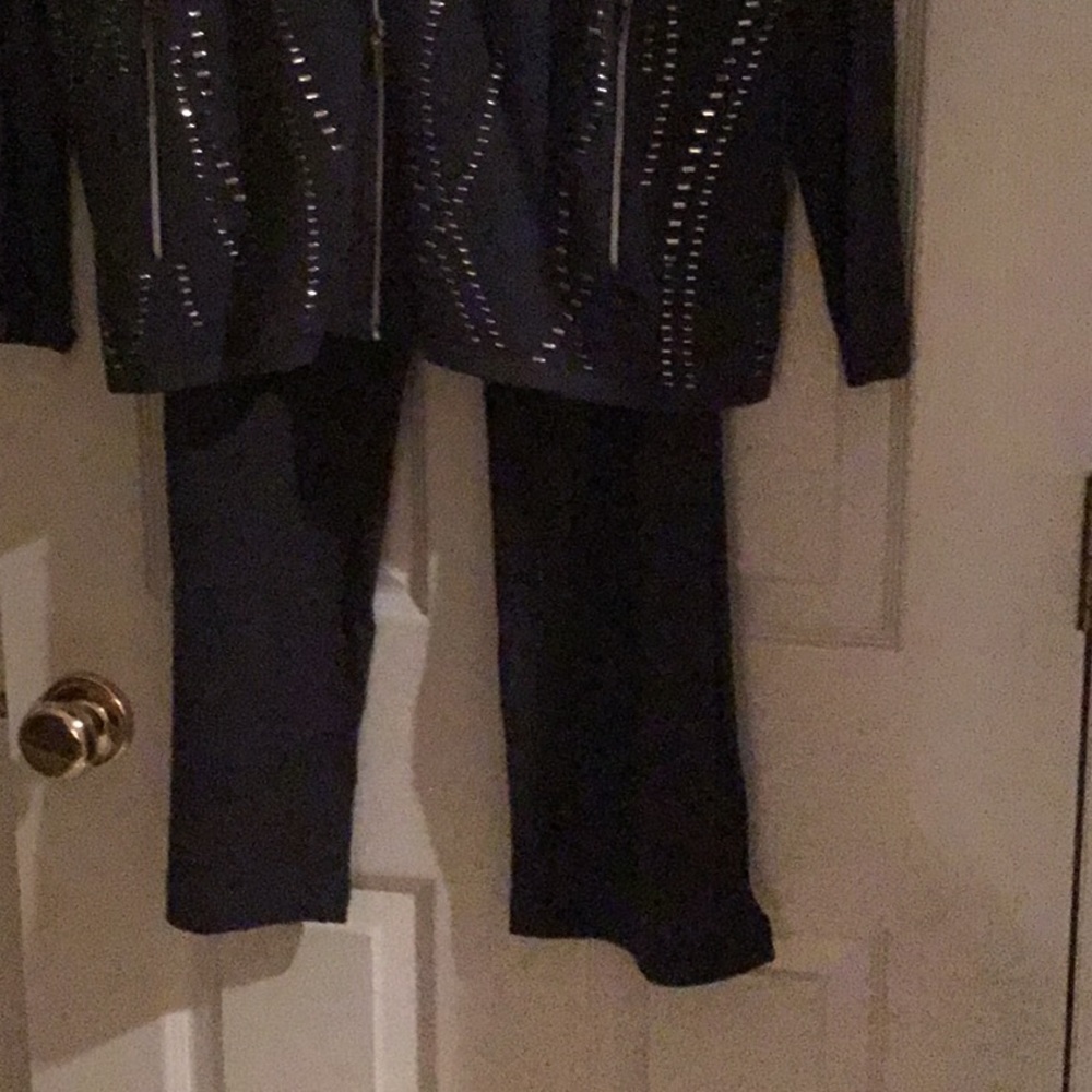 New Chico’s 3 piece Zenergy  outfit - Picture 2 of 3